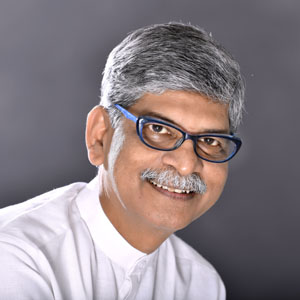 DR. RAJAN WELUKAR (FORMER VC, MUMBAI UNIVERSITY), MENTOR